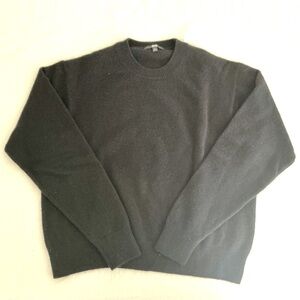 Uniqlo Women’s Lambswool Crew Neck Sweater